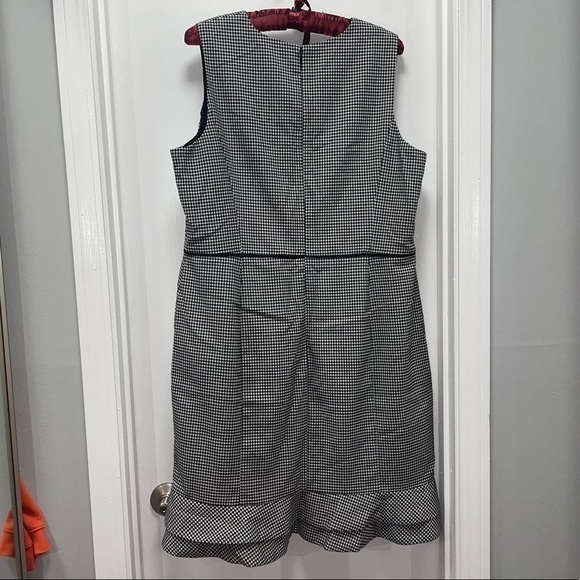 Ann Taylor Dress Petite Hounds Tooth V-Neck Flounce Sheath Knee Length - Picture 7 of 11